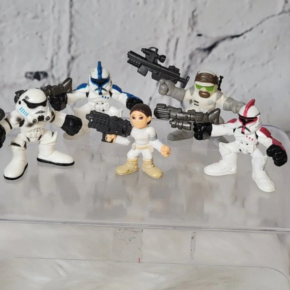 STAR Wars Galactic Heroes Set of 5 Action Figures Stormtrooper Padme Clone Troop - Picture 1 of 6